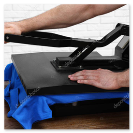 Brandwall mit großformatigem Druck