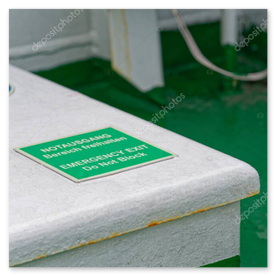 Unauffällige Revisionsöffnung in der Wand