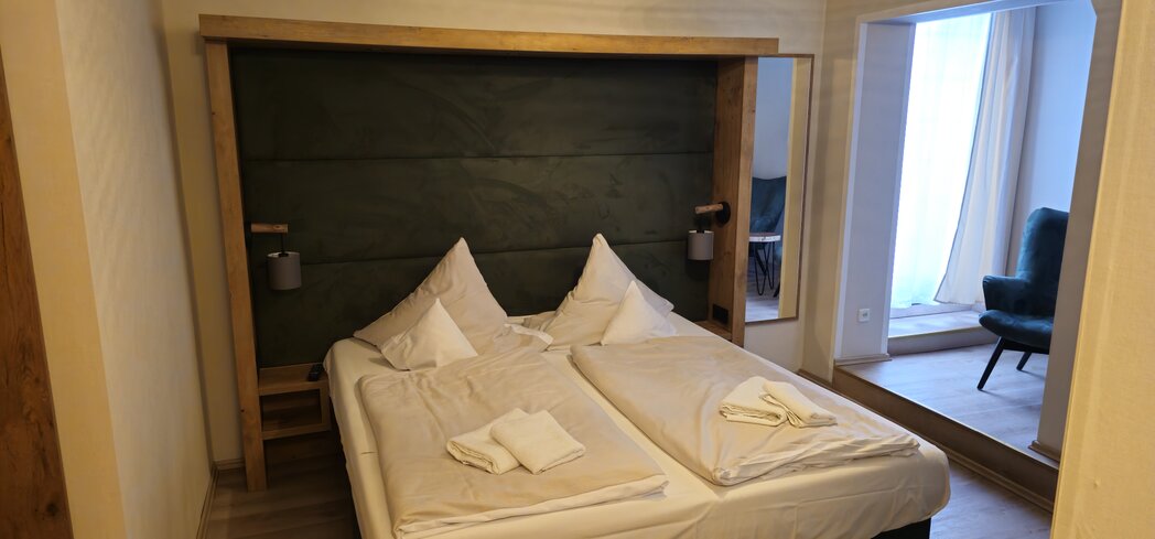 Holzbearbeitung für Objektmöbel